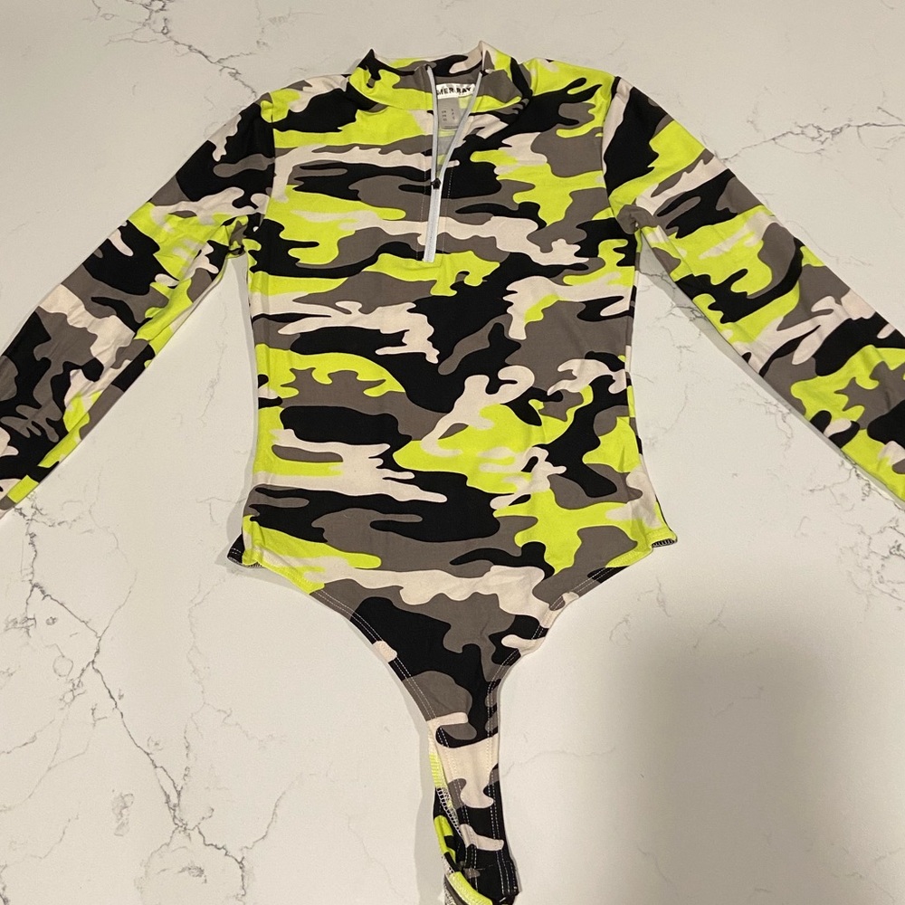 Sommer ray camo bodysuit